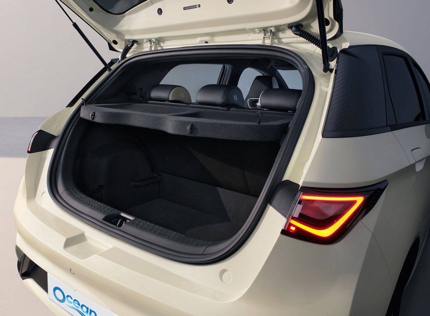 1725354234878235.jpg 1400x0_1_q95_autohomecar__ChtlyGXYT7SAHHvIAAS0eG1pBNY082副本.jpg